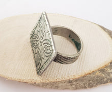 Load image into Gallery viewer, Moroccan antique Tuareg SILVER RING size US 8 tribal jewelry,Tuareg jewelry, Sahara ring,Moroccan silver,tribal jewelry,Tuareg silver