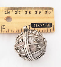 Load image into Gallery viewer, Old silver hallmarked beads from Yemen circa 1910s,Hand Crafted Silver,Ethnic Jewelry,Tribal Jewelry,