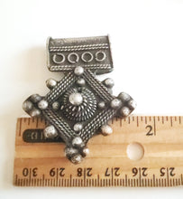 Load image into Gallery viewer, Moroccan Berber Old traditional 925 silver cross pendant,Berber Talisman,Berber Jewelry,African Jewelry,Moroccan Jewelry,Berber Ethnic,