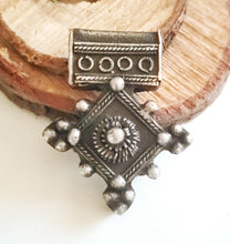 Load image into Gallery viewer, Moroccan Berber Old traditional 925 silver cross pendant,Berber Talisman,Berber Jewelry,African Jewelry,Moroccan Jewelry,Berber Ethnic,