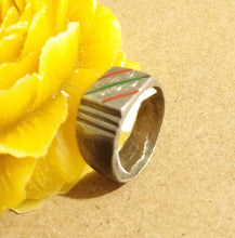 Load image into Gallery viewer, antique Tuareg elevated engraved table silver ring size 8.5, Tuareg jewelry, Sahara ring, Moroccan silver, tribal jewelry, Tuareg silver
