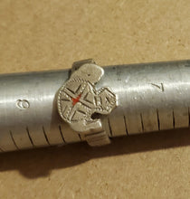 Load image into Gallery viewer, antique Tuareg elevated engraved table silver ring size 8, Tuareg jewelry, Sahara ring, Moroccan silver, tribal jewelry, Tuareg silver
