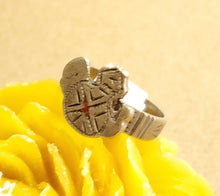 Load image into Gallery viewer, antique Tuareg elevated engraved table silver ring size 8, Tuareg jewelry, Sahara ring, Moroccan silver, tribal jewelry, Tuareg silver

