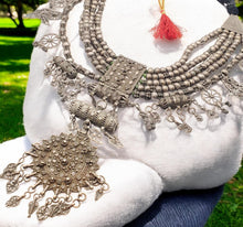 Load image into Gallery viewer, Antique Yemenite Silver Bedouin Necklace: Islamic Filigree Kirdan, 1910s
