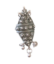 Load image into Gallery viewer, Antique Bawsani Yemen Silver Wedding Ring - Size 8, Filigree Tribal Jewelry
