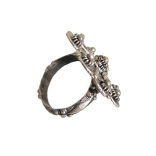 Load image into Gallery viewer, Antique Bawsani Yemen Filigree Silver Ring - Size 6.5
