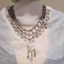 Load and play video in Gallery viewer, Video
