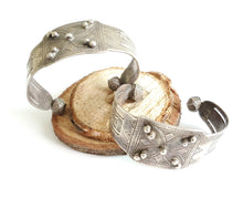 Load image into Gallery viewer, Antique Moroccan Tuareg 925 silver 1 anklets cuff bracelet, ethnic tribal, tribal bracelets,Moroccan jewelry,ethnic jewelry,Tuareg bracelets
