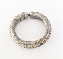 Load image into Gallery viewer, vintage Silver Bedouin single Upper Arm Bangle bracelet from Yemen ,Ethnic Tribal cuff, Antique ,Boho jewelry , Ethnic, East African
