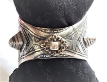 Load image into Gallery viewer, Antique SILVER Enamel Moroccan Berber Ida ou Nadif BRACELET,ethnic tribal,tribal bracelets,Moroccan jewelry,ethnic jewelry,Tuareg bracelets
