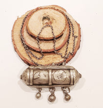 Load image into Gallery viewer, Antique Yemen Silver Amulet Pendant chain Necklace 20th,Yemen Jewels,silver amulet ,chain Necklace
