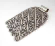 Load image into Gallery viewer, Moroccan Old XLarge silver Hand of Fatima Hamsa Pendant Amulet,Berber Jewelry,African Jewelry,Moroccan Jewelry,Hand of Fatima Charm,
