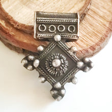 Load image into Gallery viewer, Moroccan Berber Old traditional 925 silver cross pendant,Berber Talisman,Berber Jewelry,African Jewelry,Moroccan Jewelry,Berber Ethnic,
