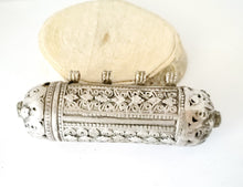 Load image into Gallery viewer, Antique Original Yemenite Jewish 'Hirz' Bawsani filigree silver pendant ,hallmarked Hirz', silver prayer Pendant,Yemen jewelry
